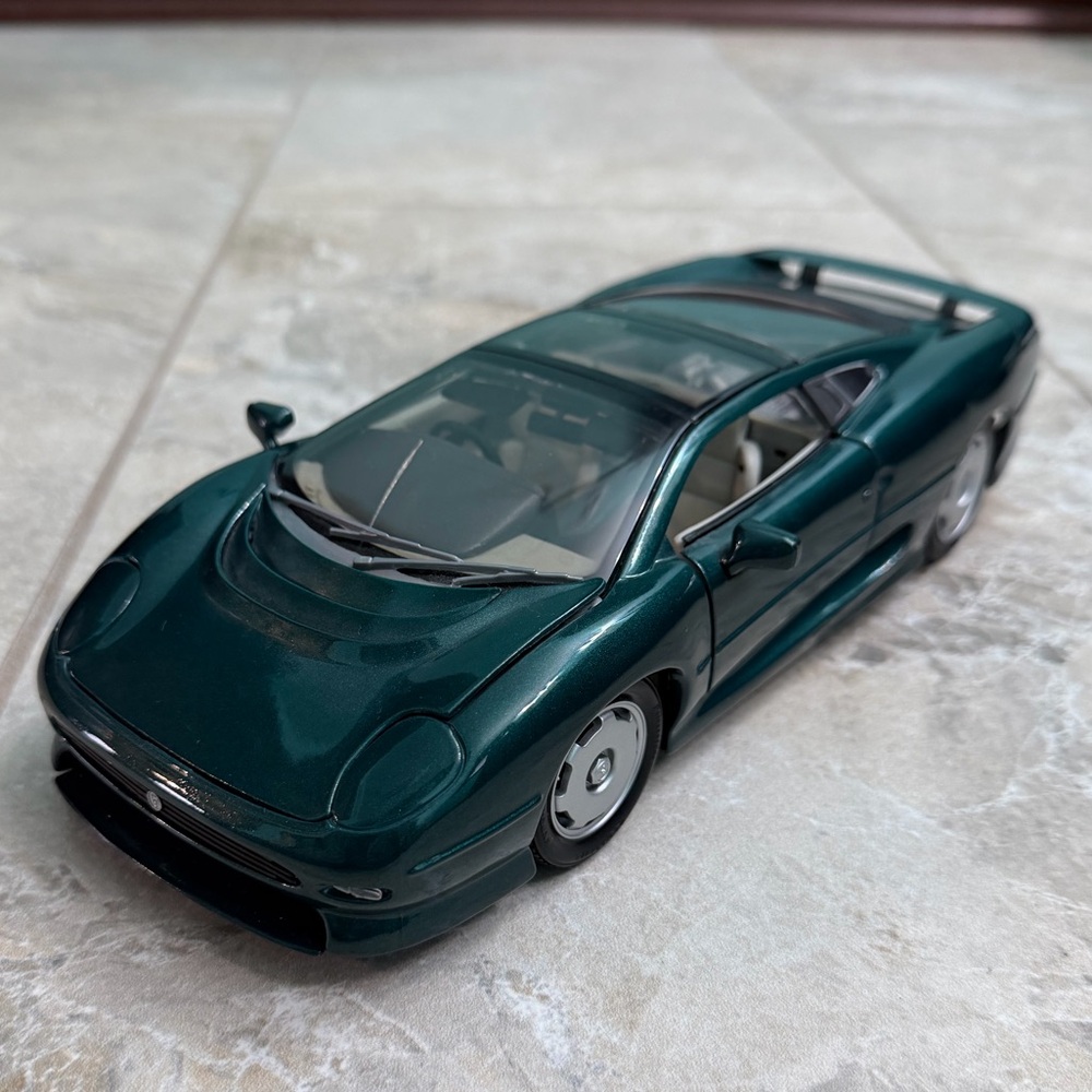 Jaguar XJ220 Diecast Car in Dark Green - Rare!